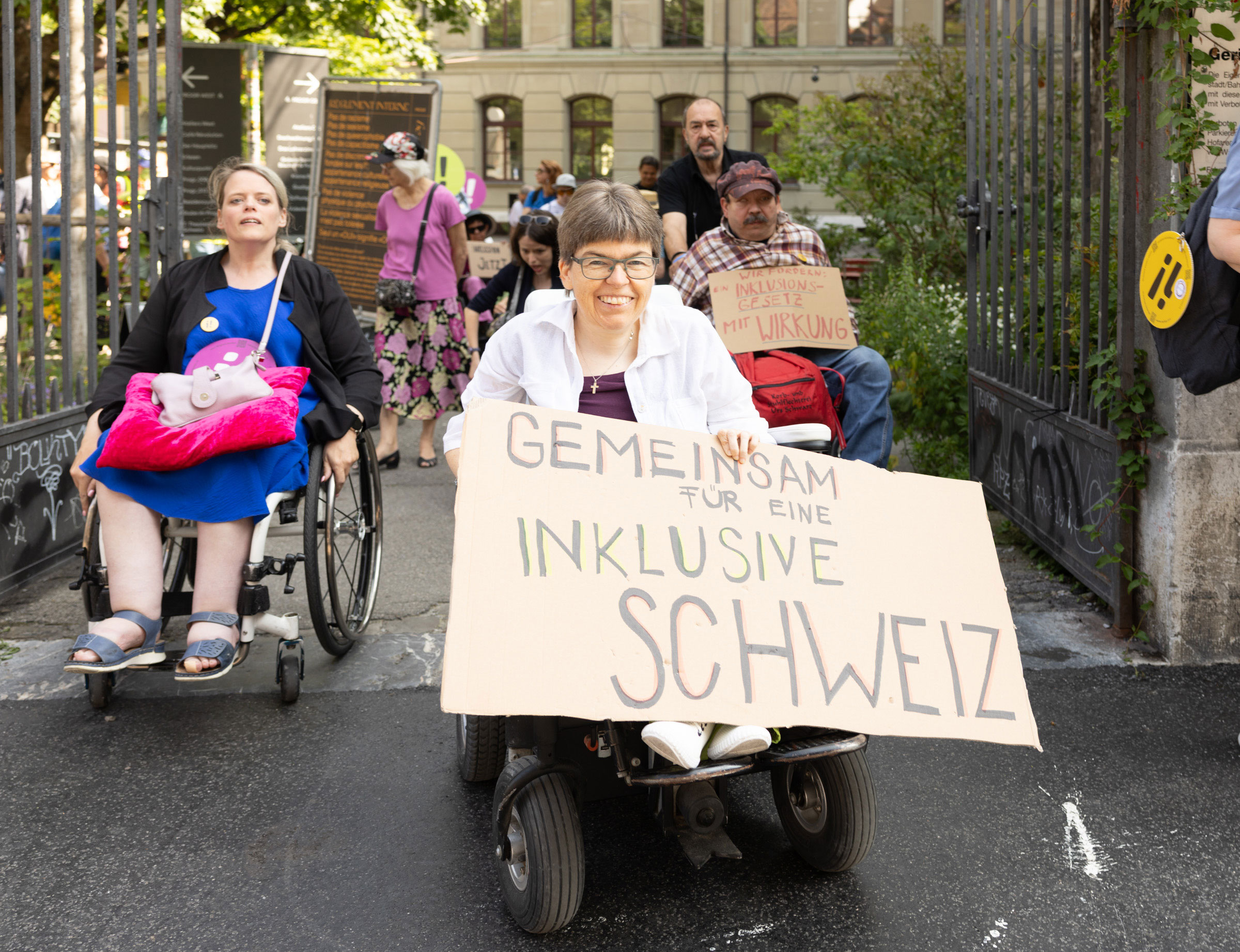 Simone Leuenberger bei der Einreichung des Manifests Schlüssel zur Inklusion am 12.6.2025 in Bern © Monique Wittwer